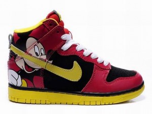 nike-dunk-high-disney-mickey-mouse-shoes-for-girls.jpg